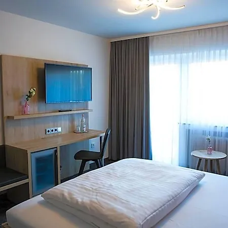 Wilms Hotel *