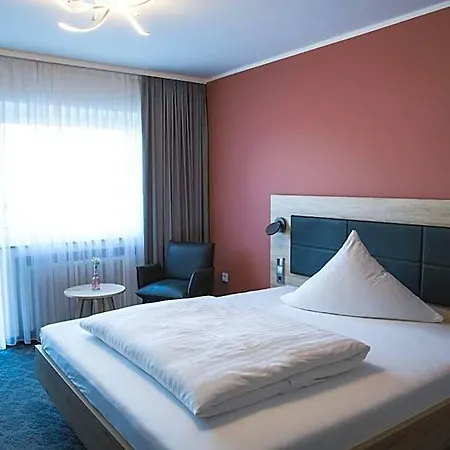 Wilms Hotel *